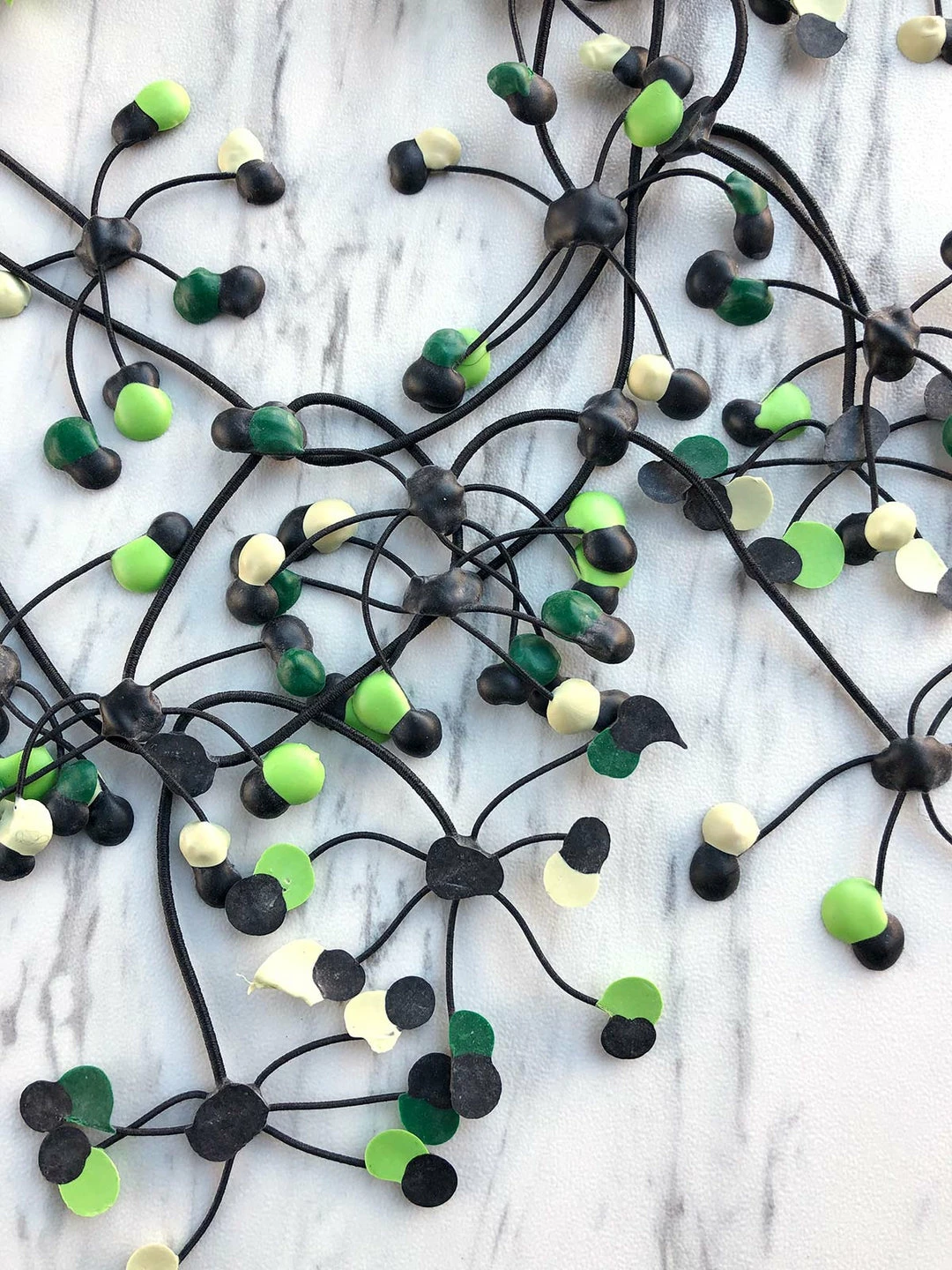 Annemieke Broenink Annemieke Broenink Multi Dot Necklace - Acid Green