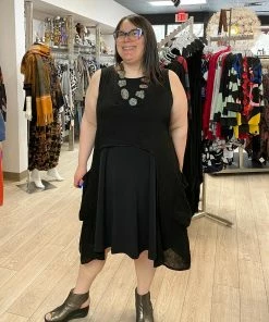 Bodil Hi Lo Pocket Top, Black