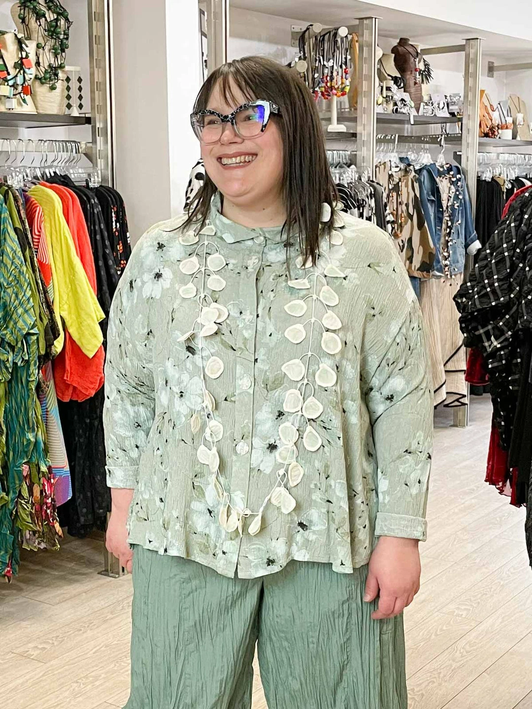 Dress To Kill Dress To Kill Split Back Shirt, Mint Floral