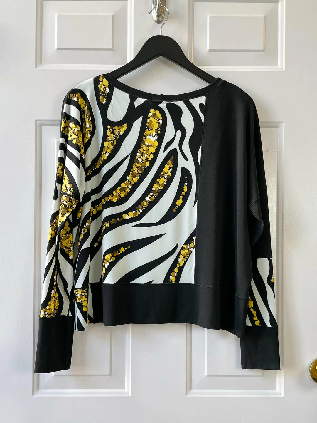 Eva Varro Kabuki Top, Charms Eva Varro