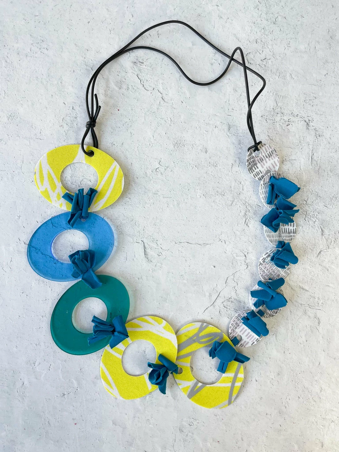 Pattern Gems Pattern Gems Music Necklace, Clear Blue/Yellow