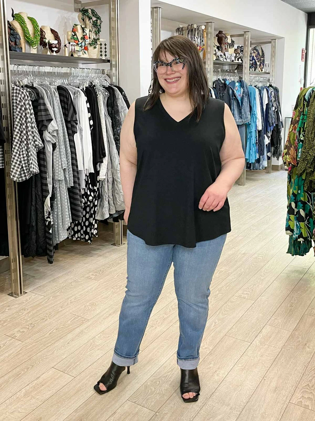 Pure Essence V-Neck Tank Top, Black