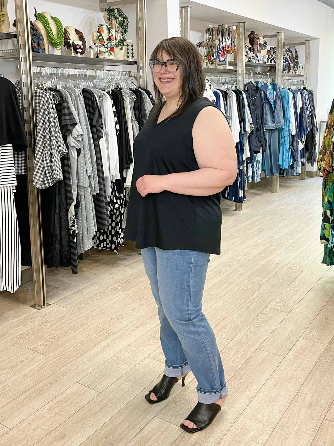 Pure Essence V-Neck Tank Top, Black